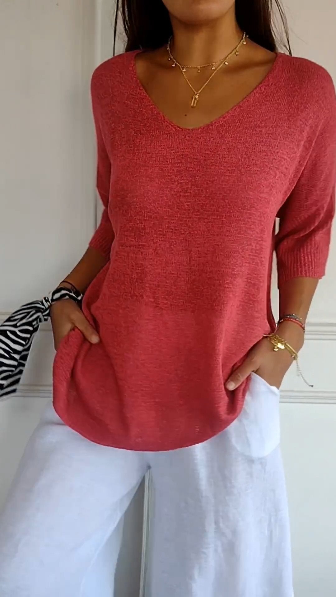 AVERIL™ | KNIT TOP WITH V-NECK